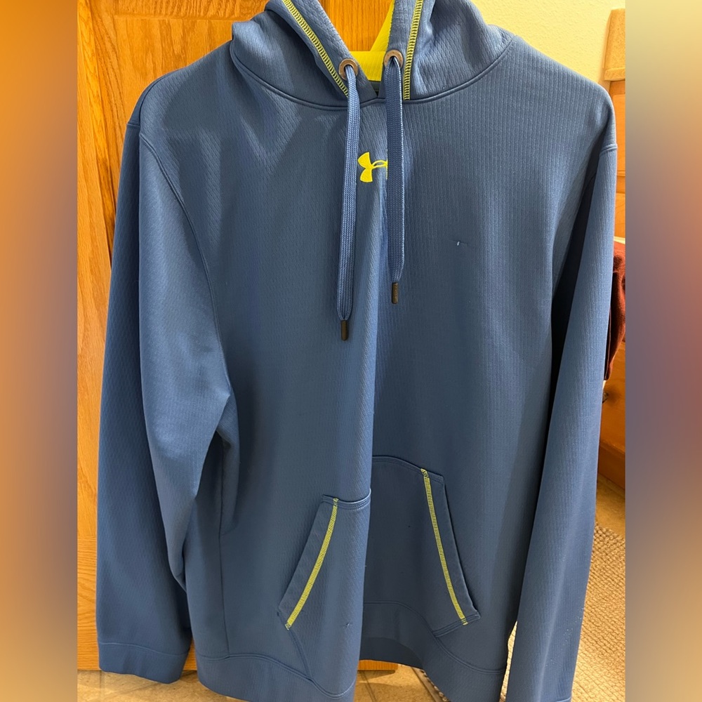 Underarmor hoodie